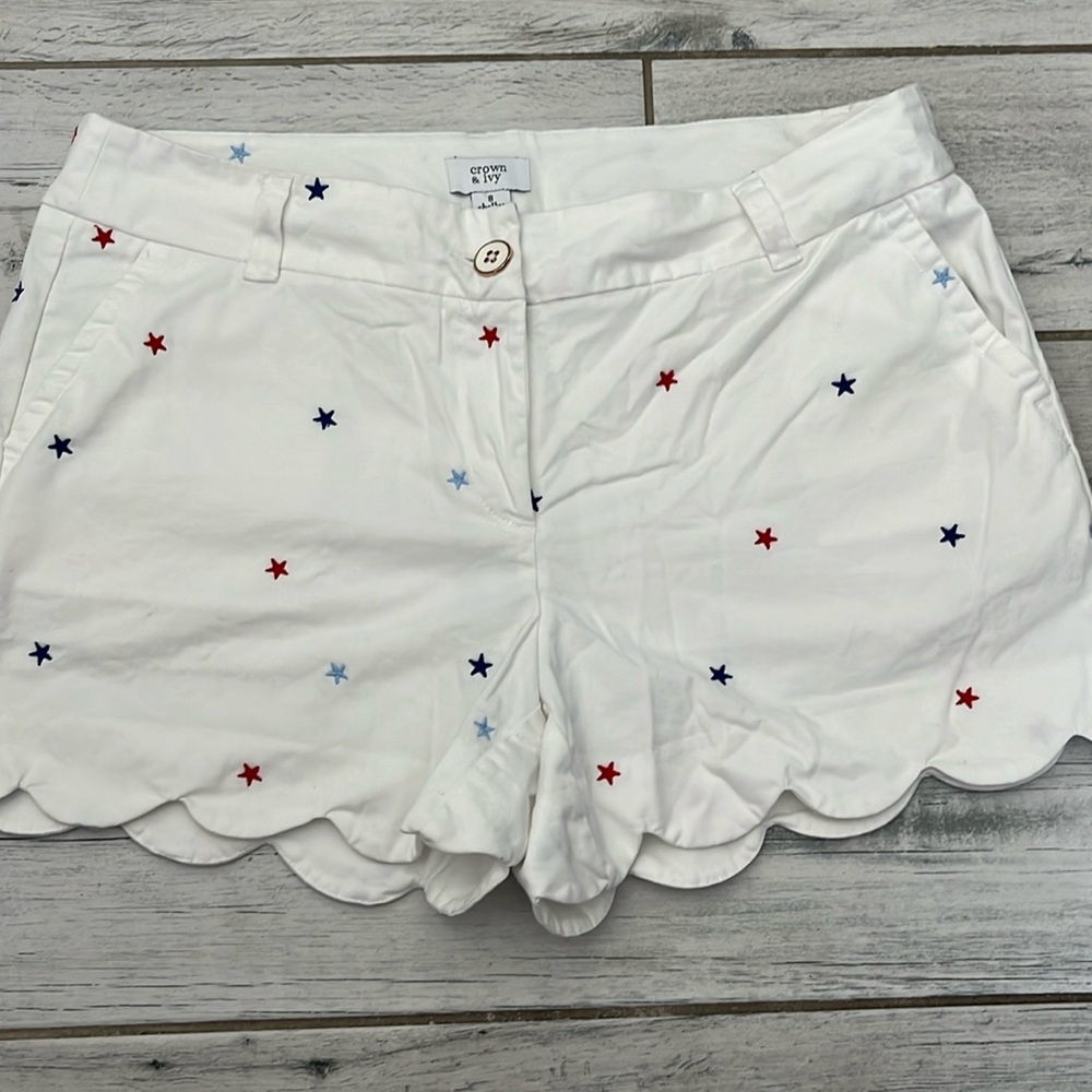 Crown and Ivy star scalloped bottom shorts